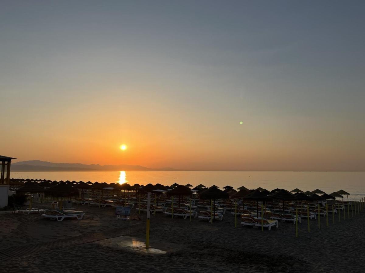 Apartamento 1ª Linea Playa Garaje Piscinas Terraza Torremolinos Bagian luar foto